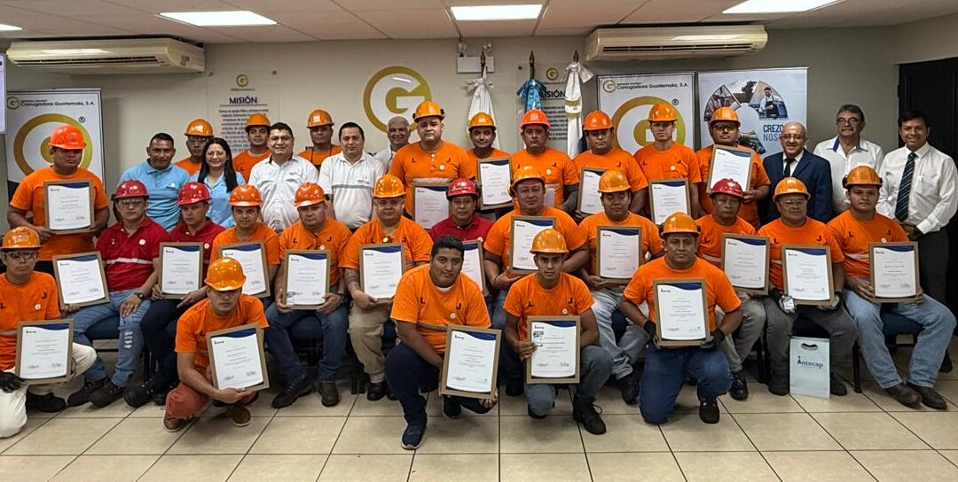 Intecap certificó a 85 operadores en Corrugadora Industrial Guatemala